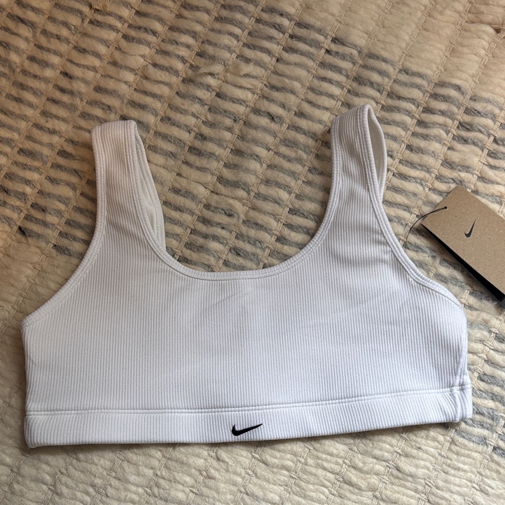 Nike Women's Ribbed White Sports Bra